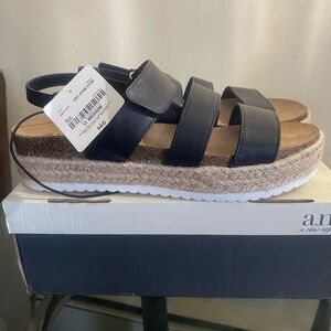 A new approach women’s sandals wedge size 11 M